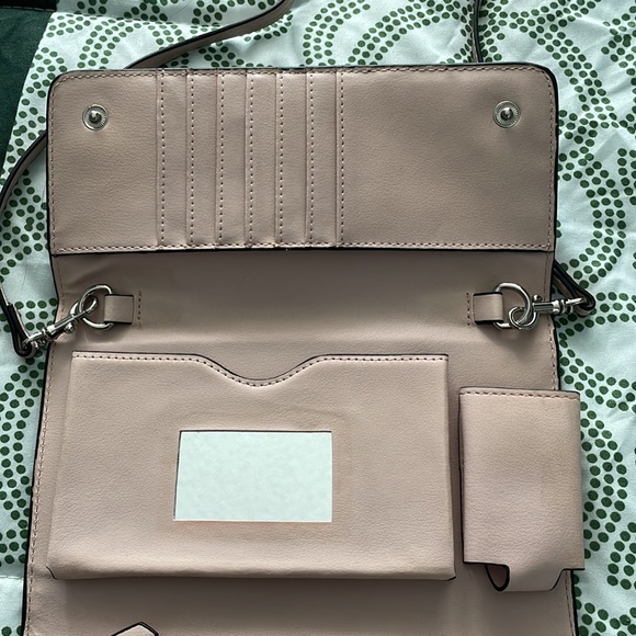 NWOT- London Fog Grey & Pink Crossbody Bag - Picture 8 of 11